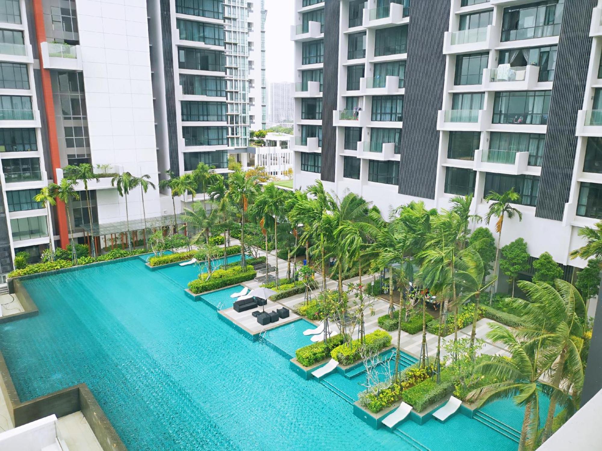 Grand Medini By Rr Jbcity 努沙再也 外观 照片
